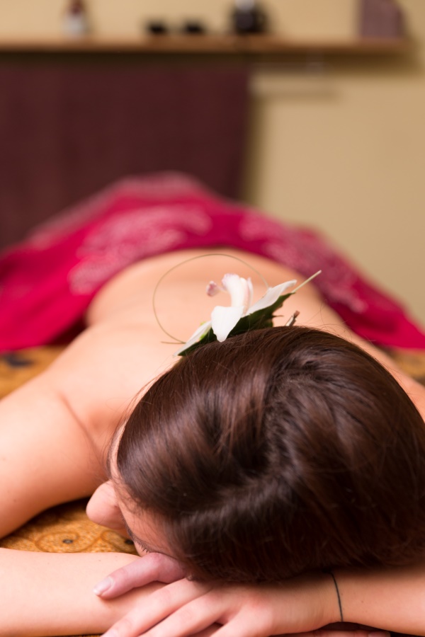 Massage traditionnels du monde - Centre massages-bien-être Le Monde Sensible Montpellier